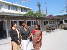 Mit Frau Shrestha und Lehrerin